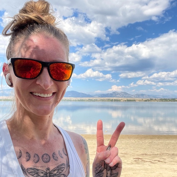 Meet your Posher, Jessica - Picture 2 of 3